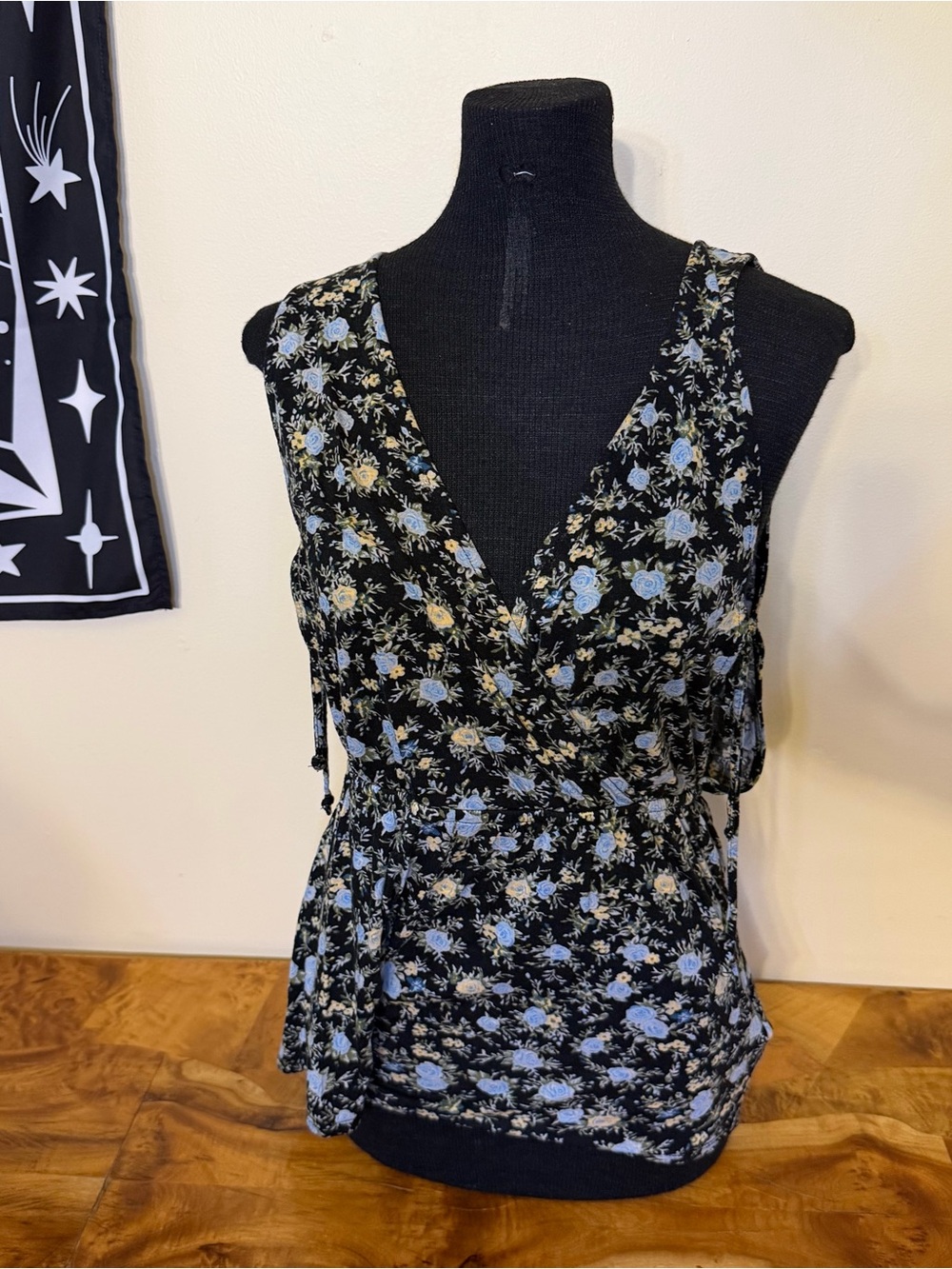 Floral Wrap Top Kimchi Blue Urban Outfitters M Coquette Cottagecore Sleeveless